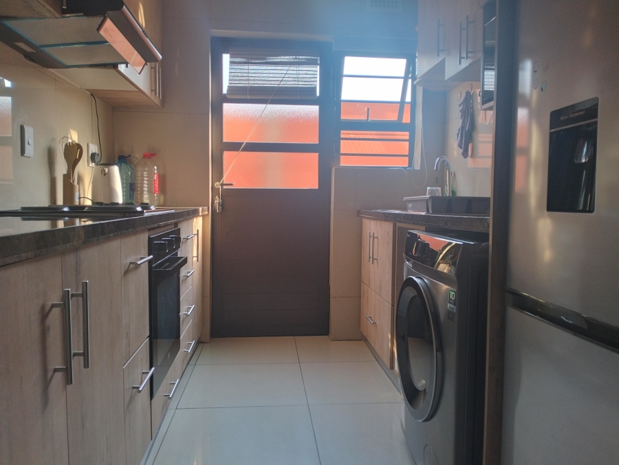 2 Bedroom Property for Sale in Wynberg Western Cape
